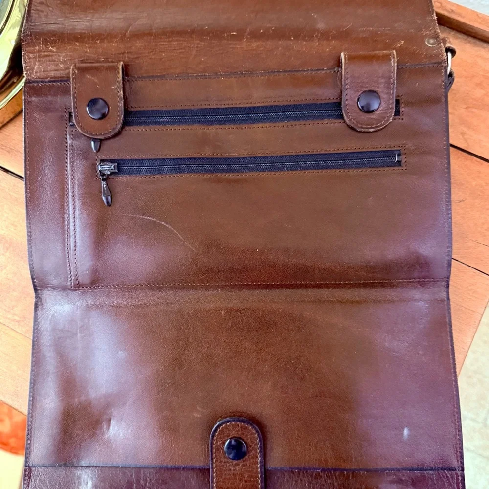 Elegant Brown Leather Men's Bag